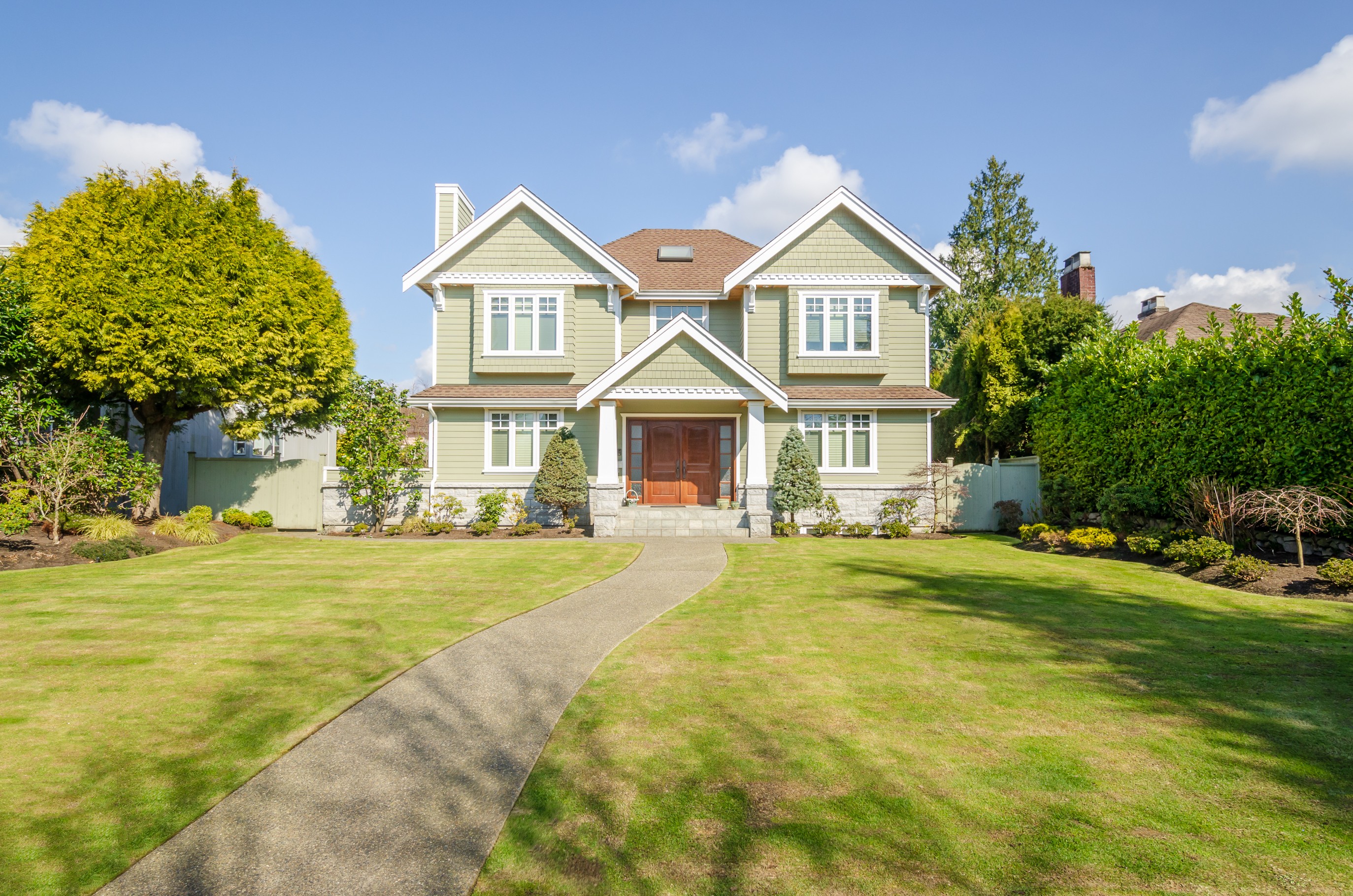 10 Things You Should Know Before Buying Your Dream Home